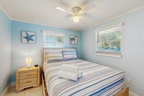 2 bedrooms, iron/ironing board, internet, bed sheets