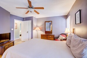 2 bedrooms, iron/ironing board, Internet, bed sheets