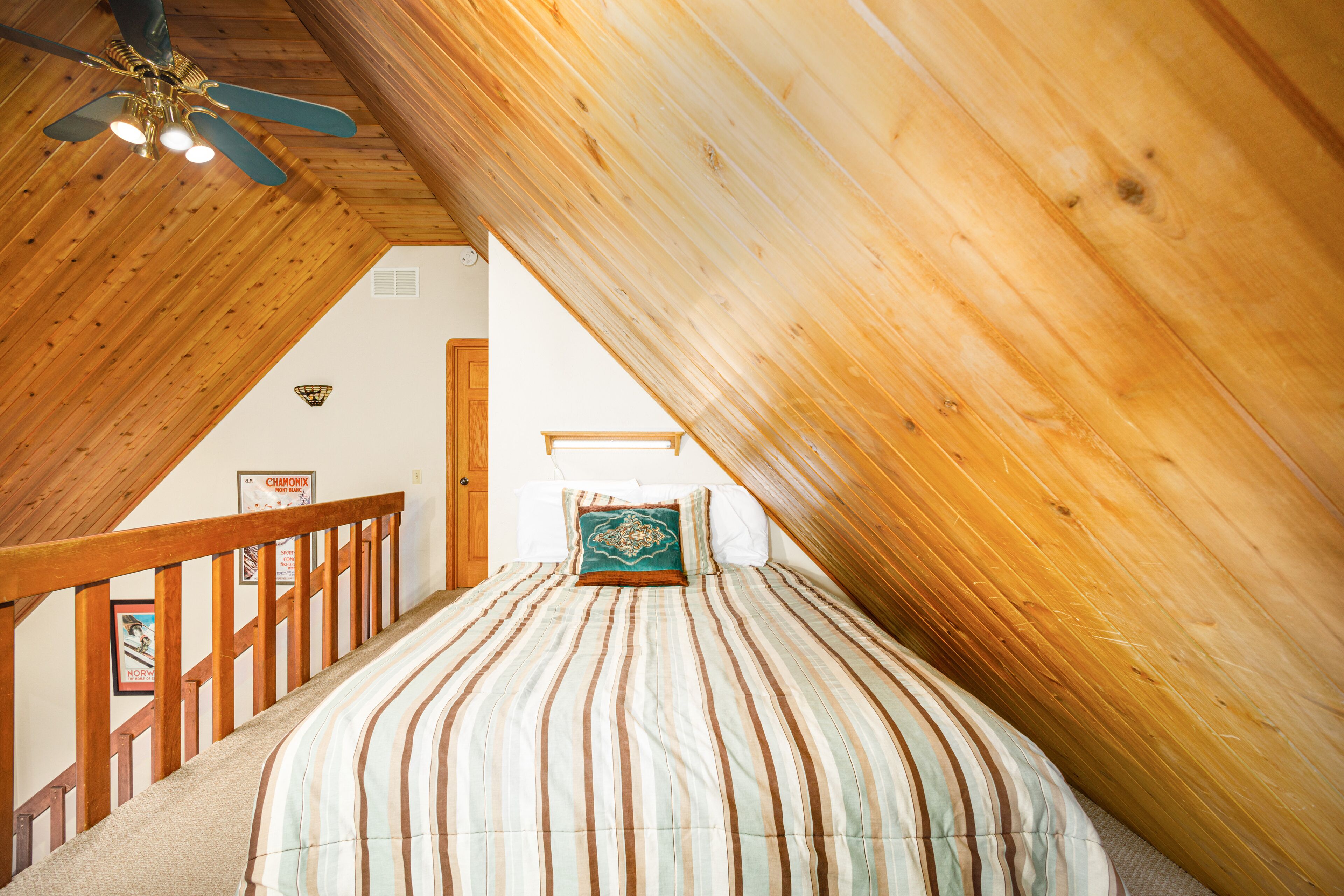 2 bedrooms, internet, bed sheets
