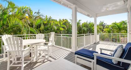 Modern home near Gulf beaches with private heated pool & WiFi