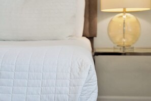 9 chambres, fer et planche à repasser, lit de bébé portatif