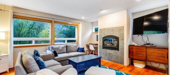 Relaxing dog-friendly home with patio & spacious living area (MCA #439)