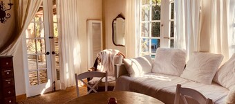 Sous le toscan Sun Cottage avec Stone Pool à West LA