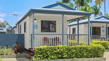 Superior 2 Bedroom Cabin - Pet Friendly | Individually decorated, desk, iron/ironing board, bed sheets