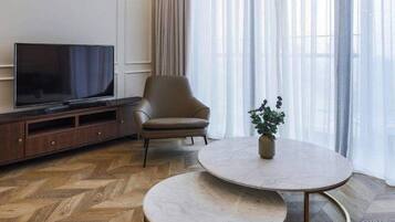 40-inch Smart TV with cable channels, TV