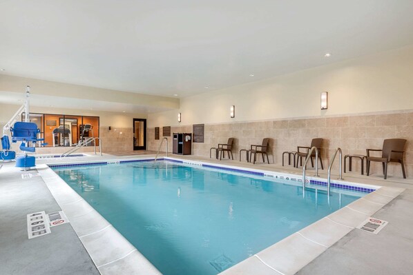 Indoor pool, pool loungers