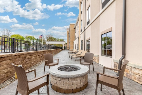 Comfort Inn & Suites Schenectady - Scotia