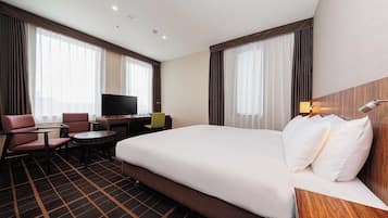 Blackout drapes, free WiFi, bed sheets