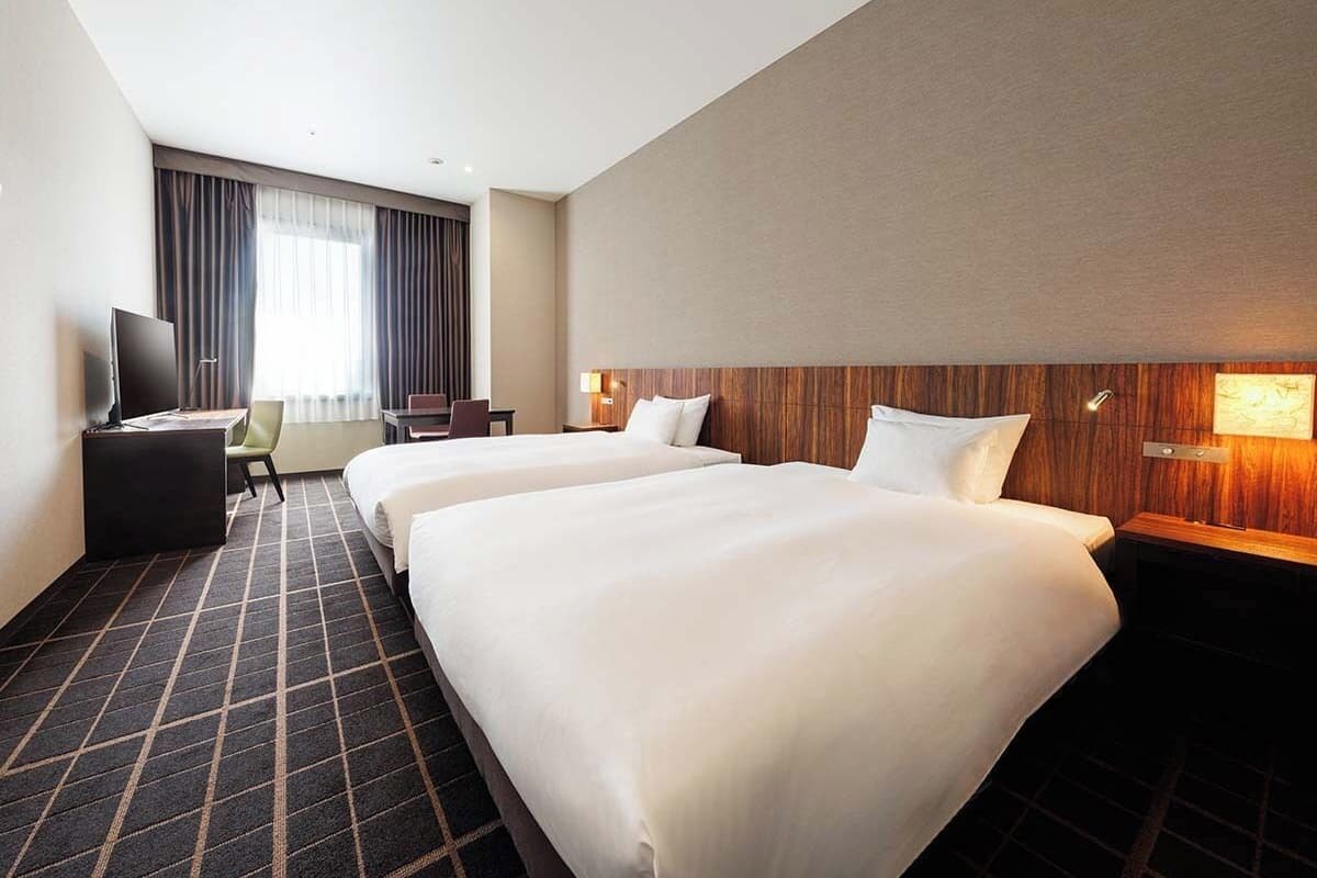 Blackout drapes, free WiFi, bed sheets