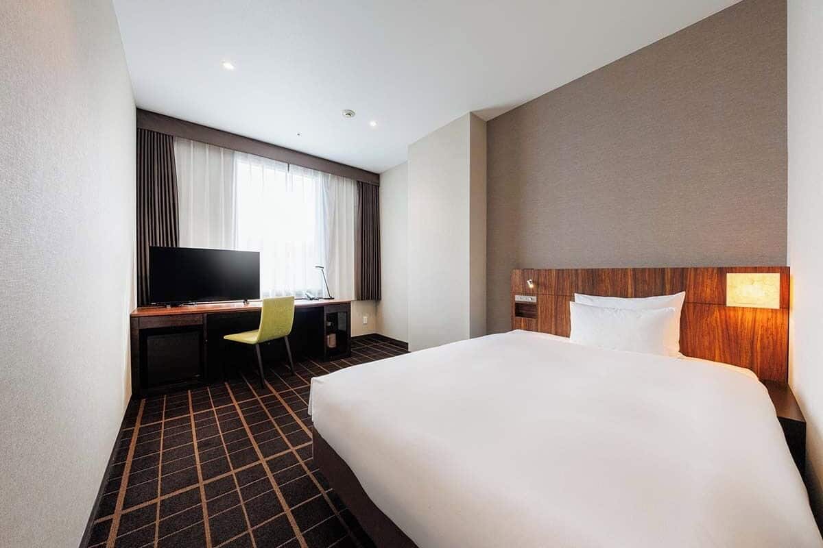 Blackout drapes, free WiFi, bed sheets