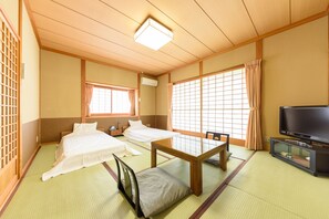 Habitación tradicional, para fumadores, baño privado (Japanese Style, JYU-BAN) | Caja de seguridad en la habitación y decoración personalizada 