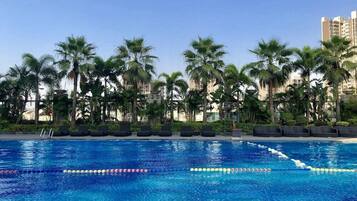 Indendørs pool, udendørs pool