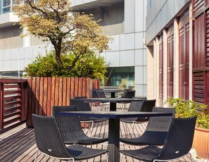 Balcony - Crowne Plaza Zhongshan Wing on City (Zhongshan)