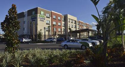 Holiday Inn Express & Suites - Orlando - Southeast by IHG