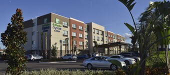 Holiday Inn Express & Suites - Orlando - Southeast by IHG