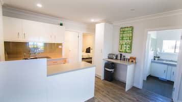 House, 5 Bedrooms, River View | Private kitchen | Full-sized fridge, microwave, oven, stovetop