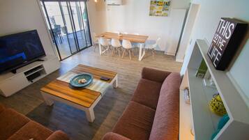 House, 5 Bedrooms, River View | Living room | Flat-screen TV, DVD player