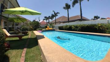 5-Bedroom Villa with Private Pool | Terraza o patio