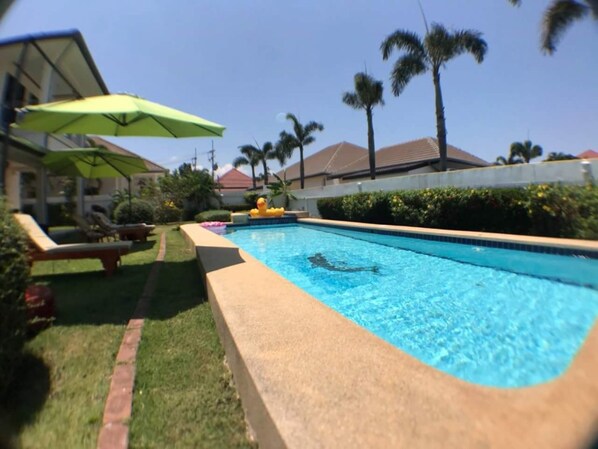 5-Bedroom Villa with Private Pool | Terassi/patio