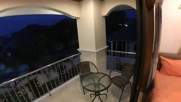 5-Bedroom Villa with Private Pool | Balcony