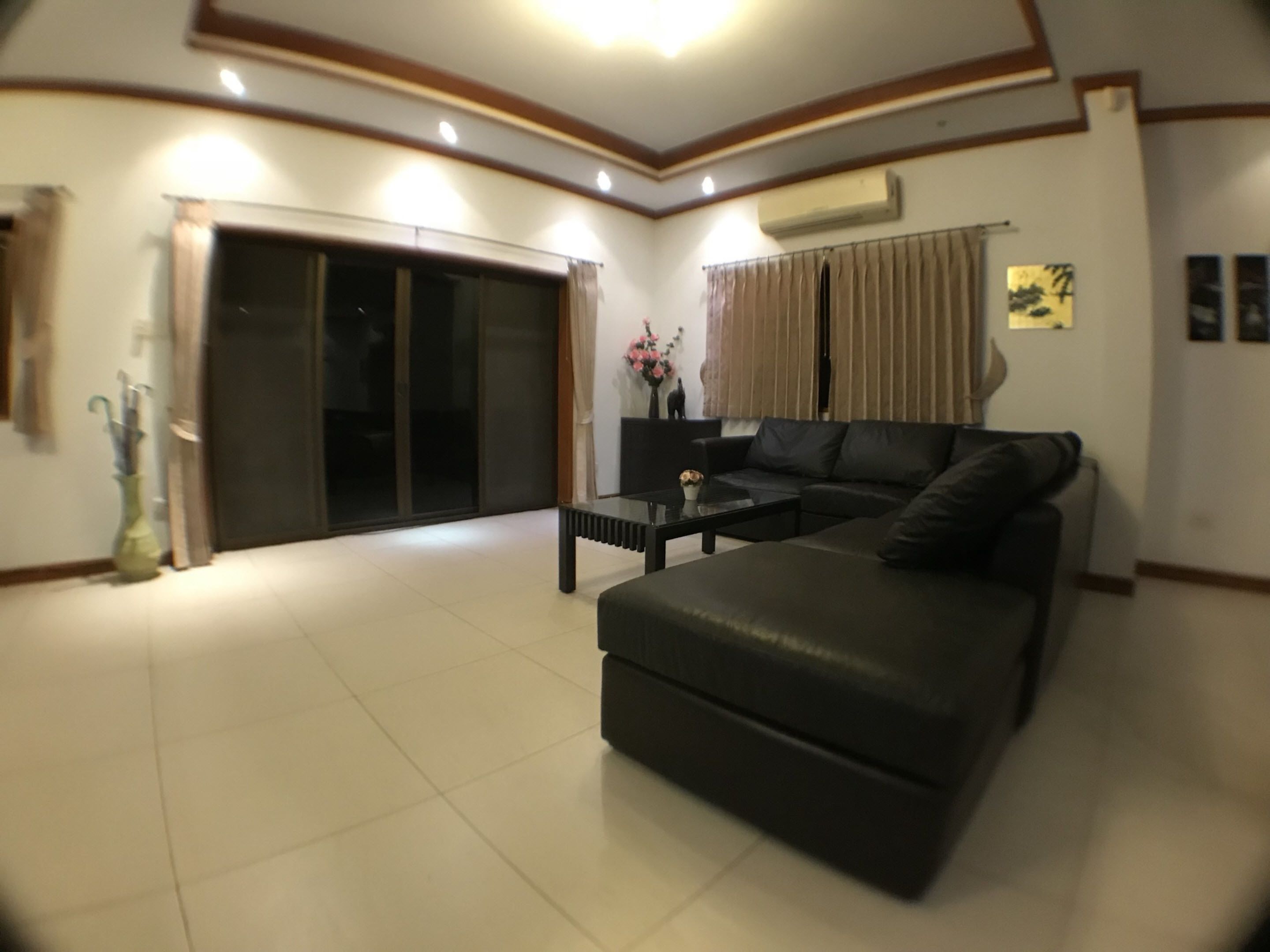 5-Bedroom Villa with Private Pool | 起居区 | 平板电视