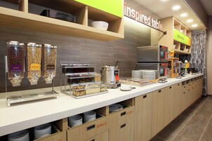 Free daily continental breakfast