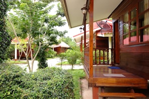 Standard Bungalow for 2 People | Terraza o patio