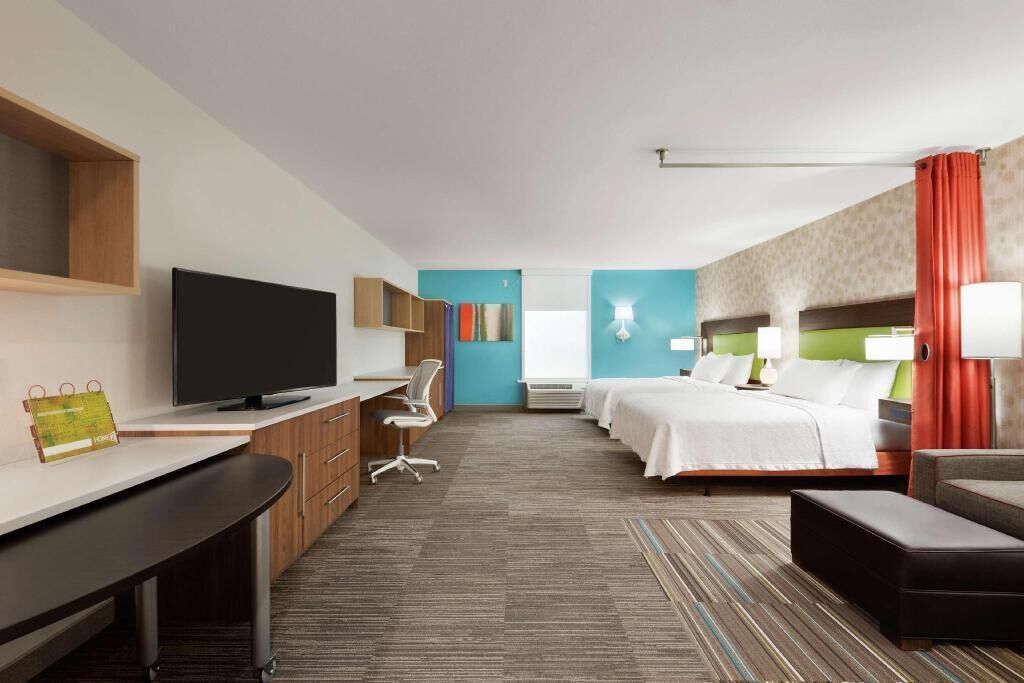 In-room safe, desk, laptop workspace, blackout drapes