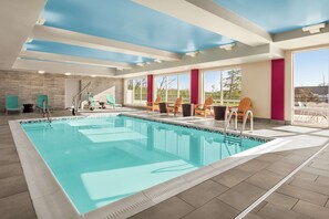 Indoor pool, pool loungers