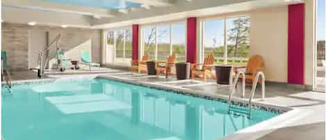 Indoor pool, pool loungers