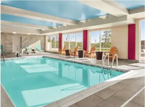 Innenpool, Liegestühle