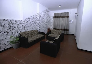 Lobby lounge - Yoho Bro Colombo 03 (Colombo)