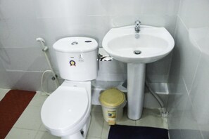 Apartemen | Kamar mandi | Shower, pancuran hujan, perlengkapan mandi gratis, dan jubah mandi