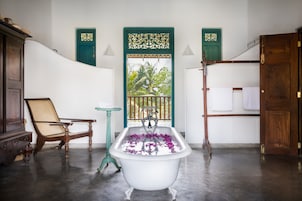 Artículos de tocador gratuitos, secador de pelo, batas, bidet