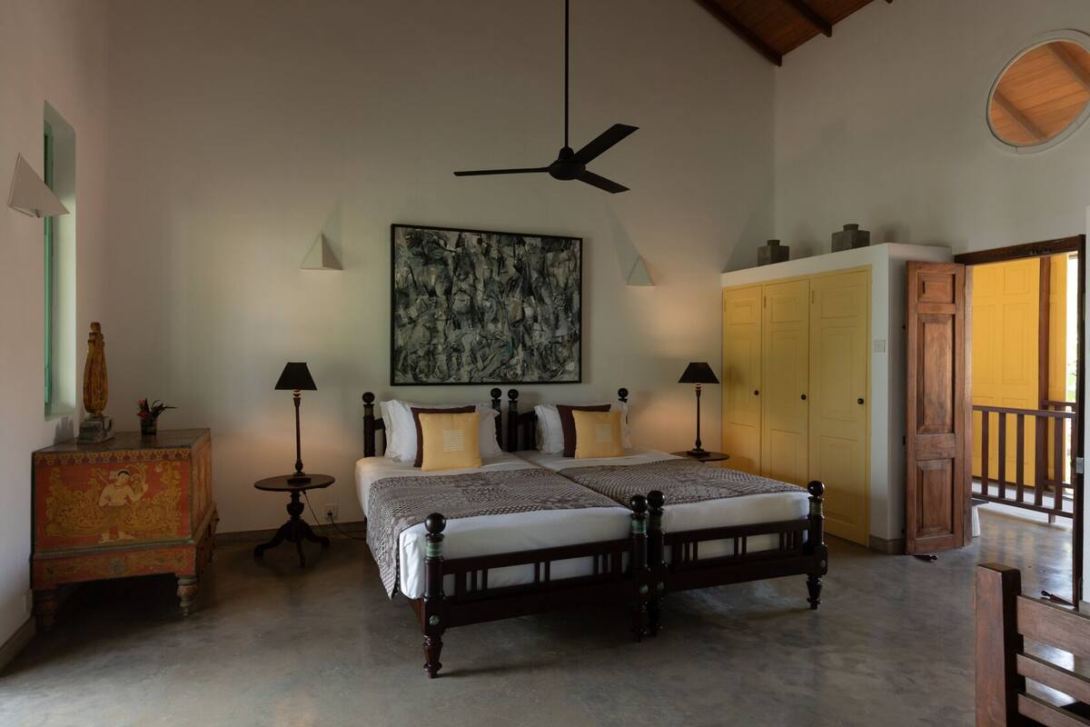 Egyptian cotton sheets, premium bedding, in-room safe, desk