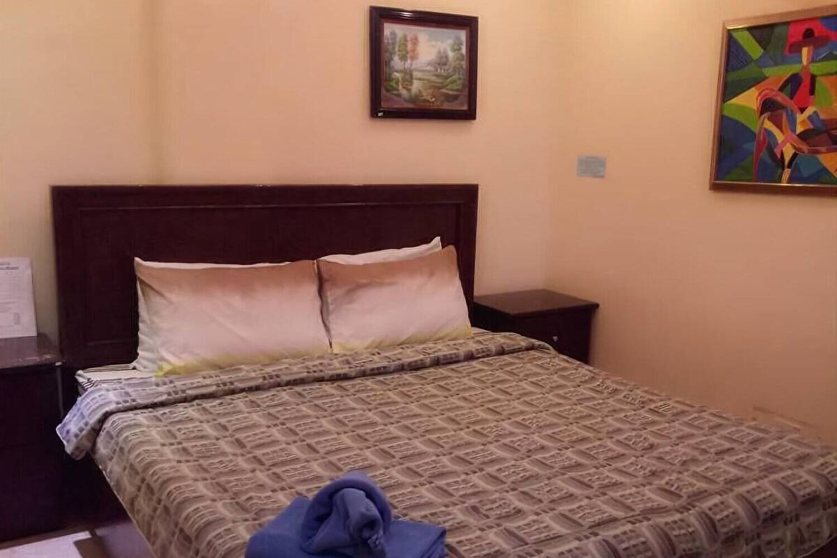 Executive Room | 1 bedroom, in-room safe, free WiFi, bed sheets