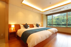 Premium bedding, in-room safe, iron/ironing board, free WiFi - Shikanoyu Hotel (Komono)