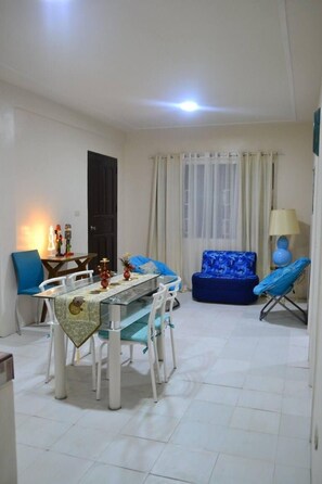 Living area - D&D Guest House (Silang)