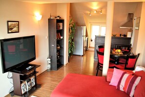 浪漫公寓, 1 间卧室, 阳台, 海港景观 | 客厅 | 平板电视