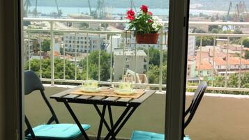Romantic Apartment, 1 Bedroom, Balcony, Harbour View | Balcony