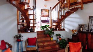 Sảnh tiếp tân