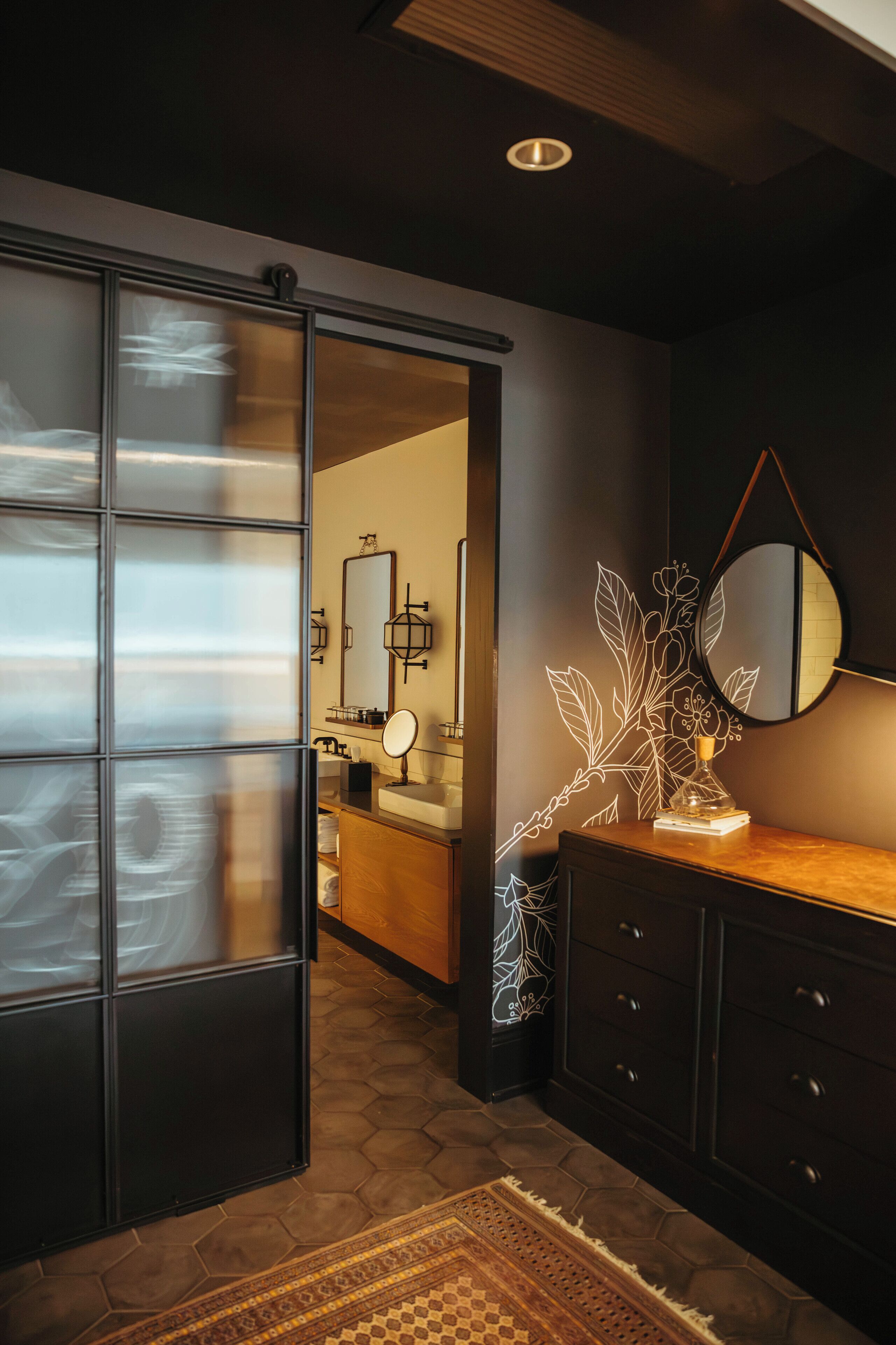 premium bedding, pillow-top beds, minibar, in-room safe