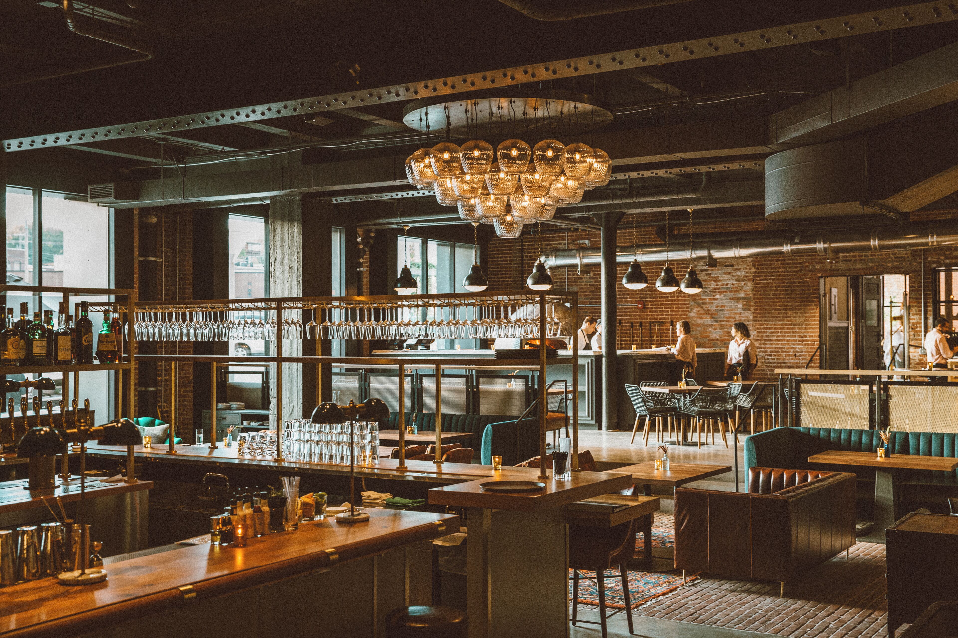 3 bars/lounges, bar met dakterras