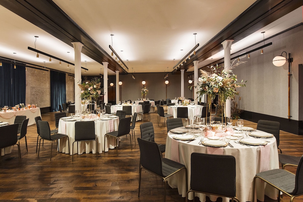 Crossroads Hotel by null