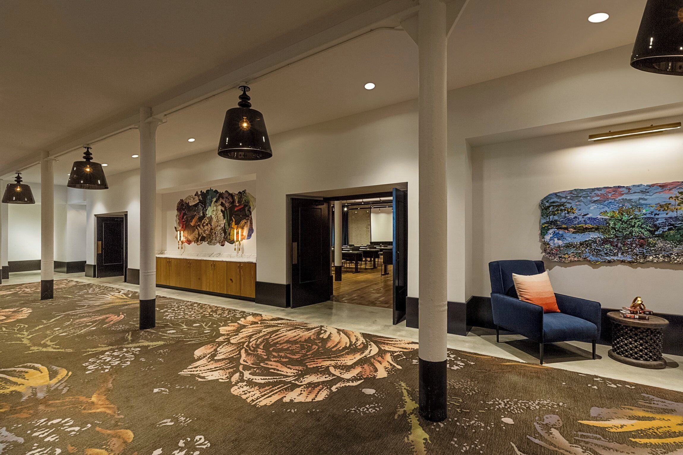 3 bars/lounges, rooftop bar