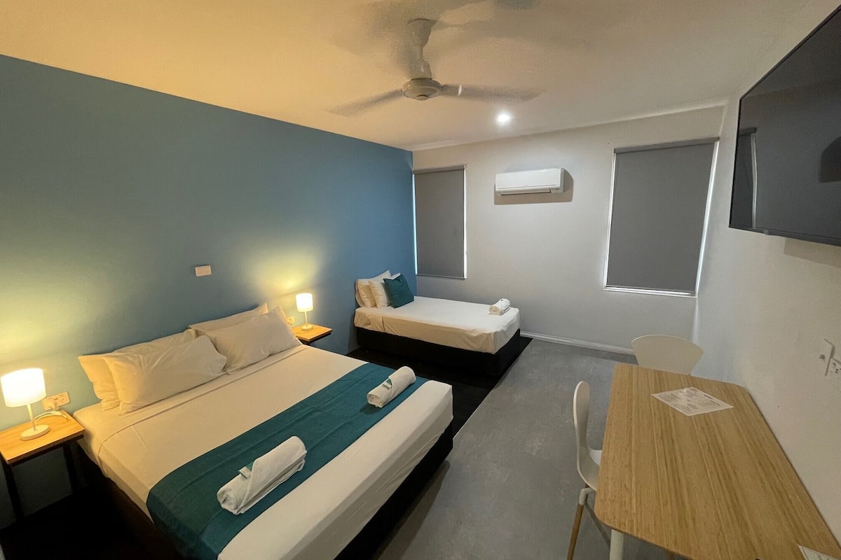 standard double or twin room, non smoking | individually furnished, desk, laptop workspace, blackout curtains