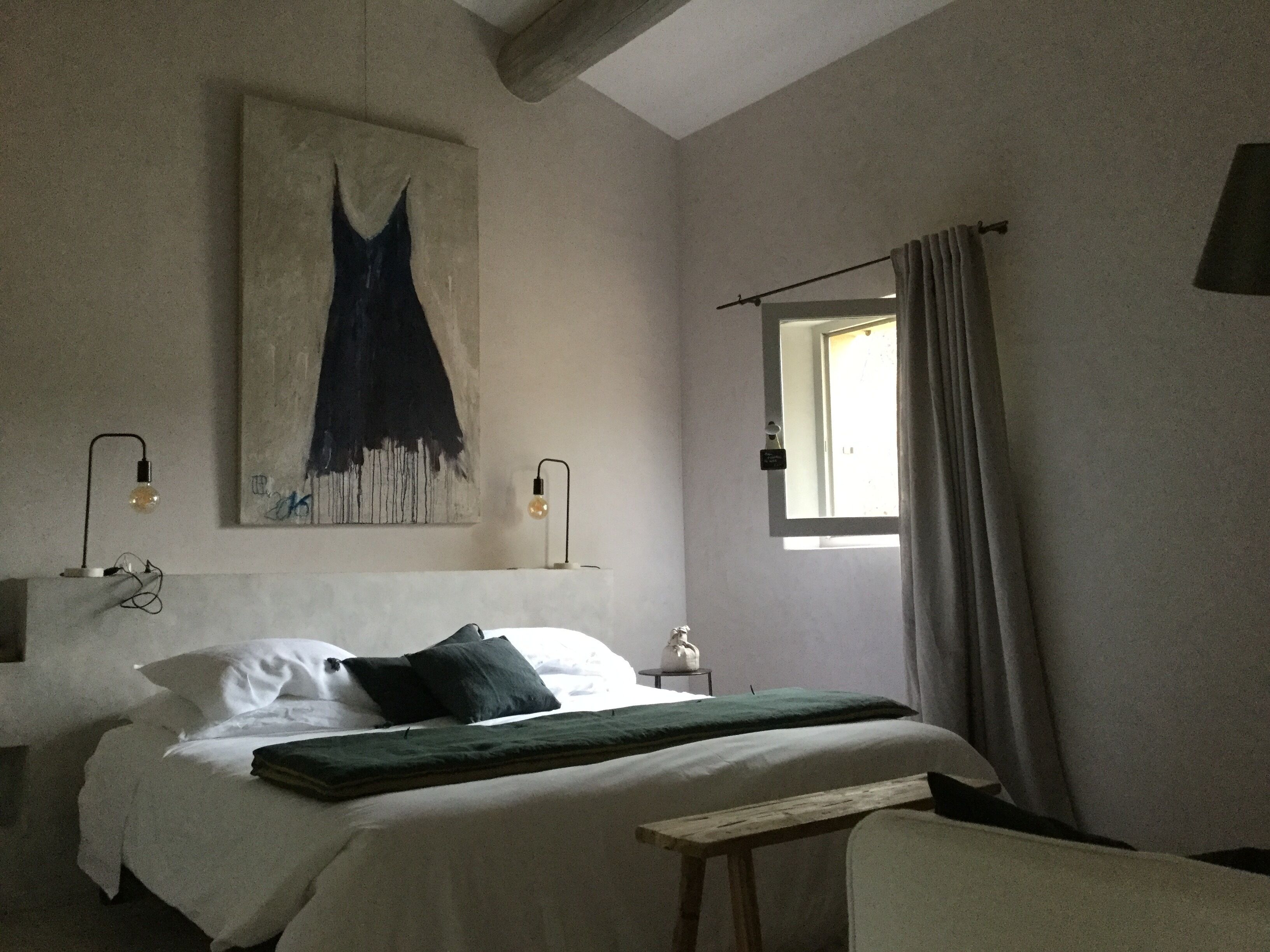 Doppelzimmer (Bryone) | Individuell dekoriert, individuell eingerichtet, Bügeleisen/Bügelbrett