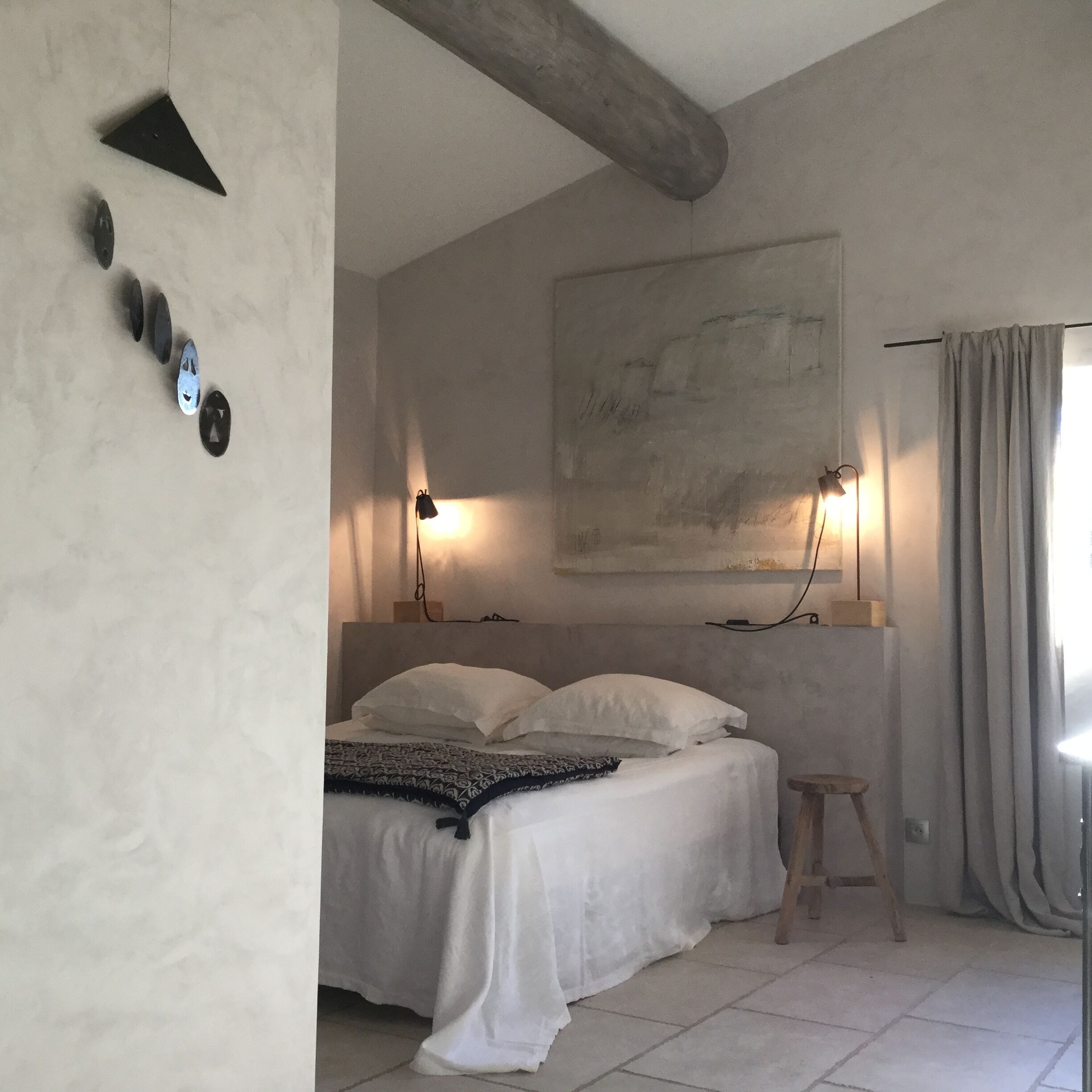 Doppelzimmer (Diotis) | Individuell dekoriert, individuell eingerichtet, Bügeleisen/Bügelbrett