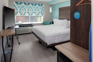 Premium bedding, pillowtop beds, individually decorated - TRU BY Hilton Round Rock (Round Rock)