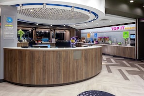 Free daily continental breakfast - TRU BY Hilton Round Rock (Round Rock)